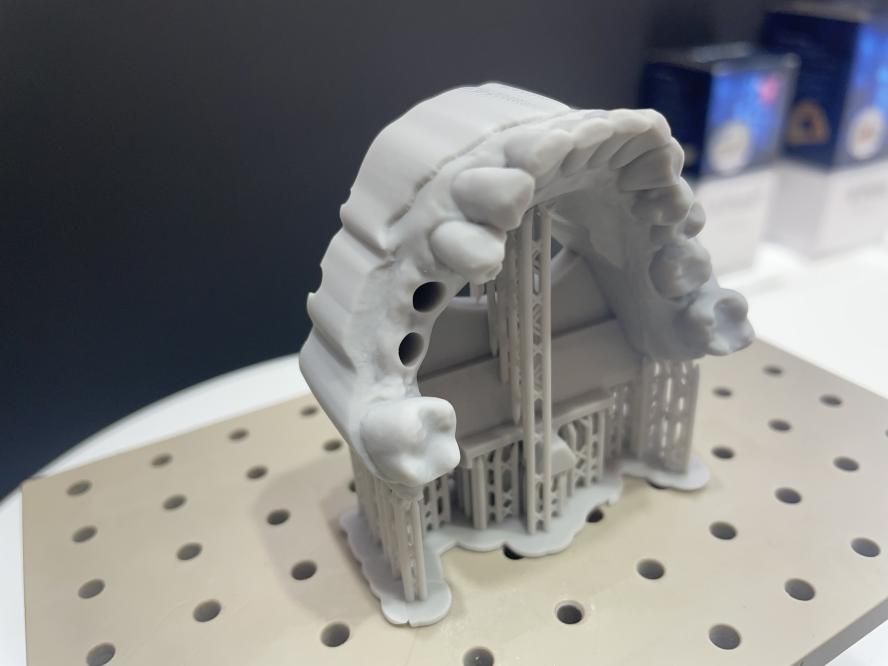 口腔醫(yī)療3D打印機(jī)設(shè)備