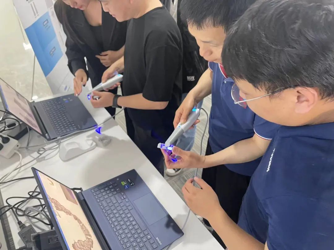 工業(yè)3D打印機(jī)廠家聯(lián)泰科技數(shù)字化口腔技術(shù)交流會(huì)