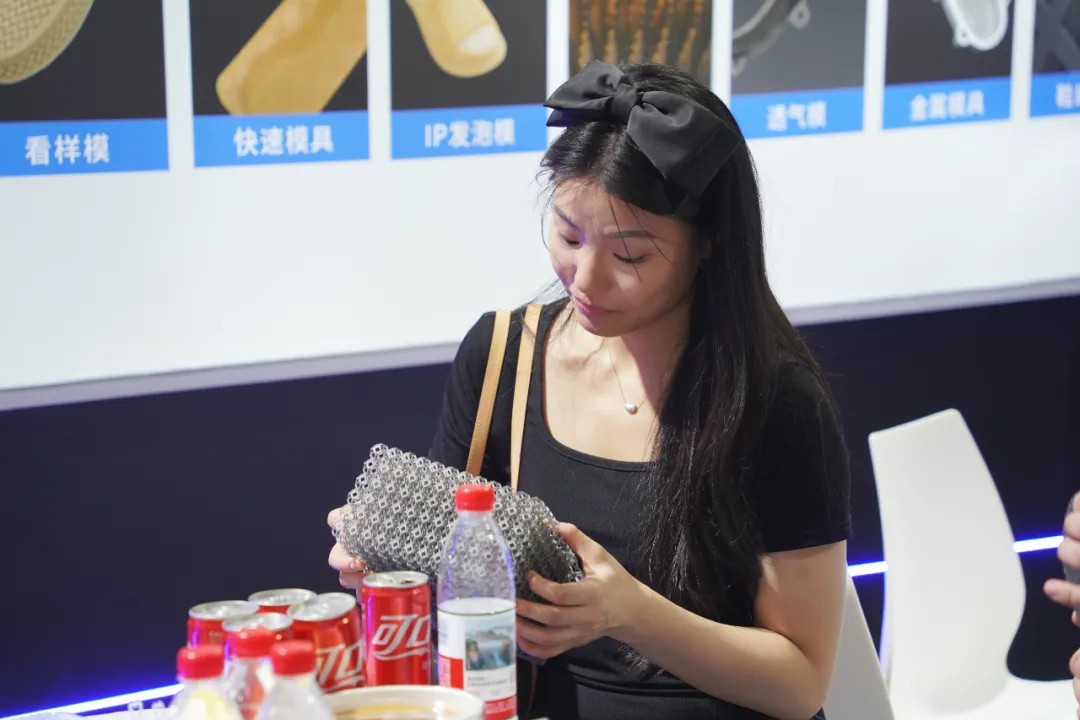 工業(yè)級(jí)3D打印機(jī)廠家